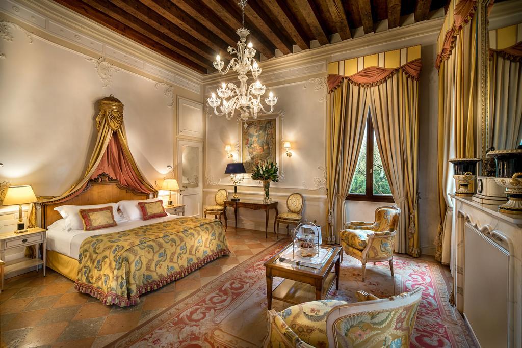 Hotel Franceschi & Mira